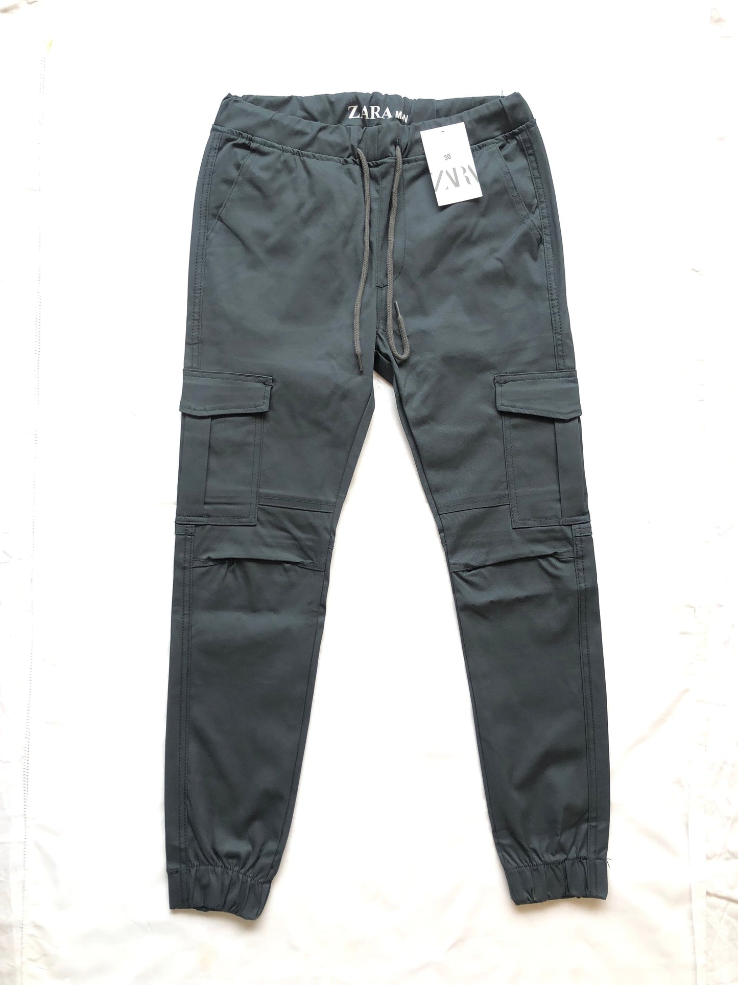 Relaxed Fit Cargo Pants in Attractive Grey Color