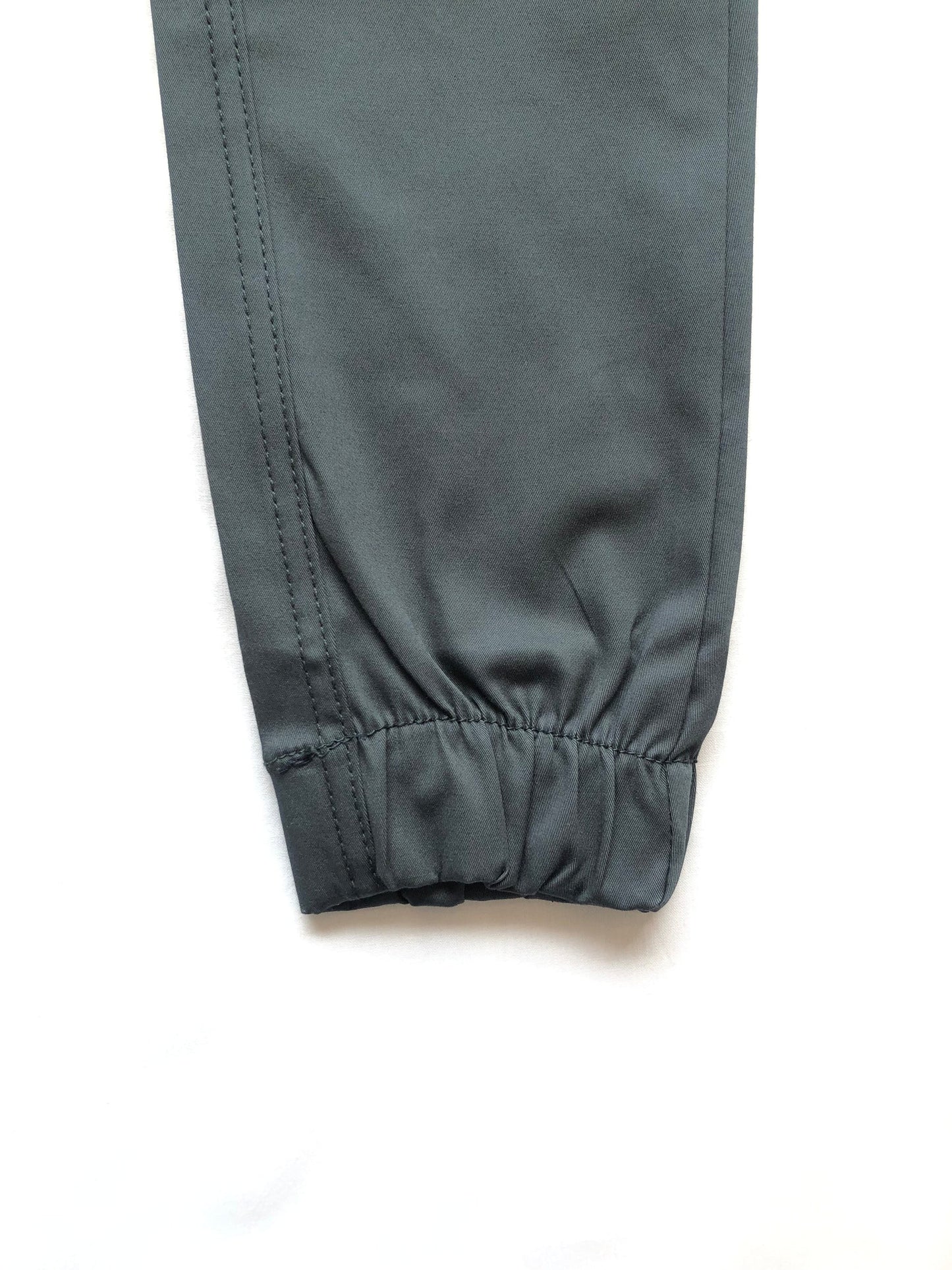 Relaxed Fit Cargo Pants in Attractive Grey Color