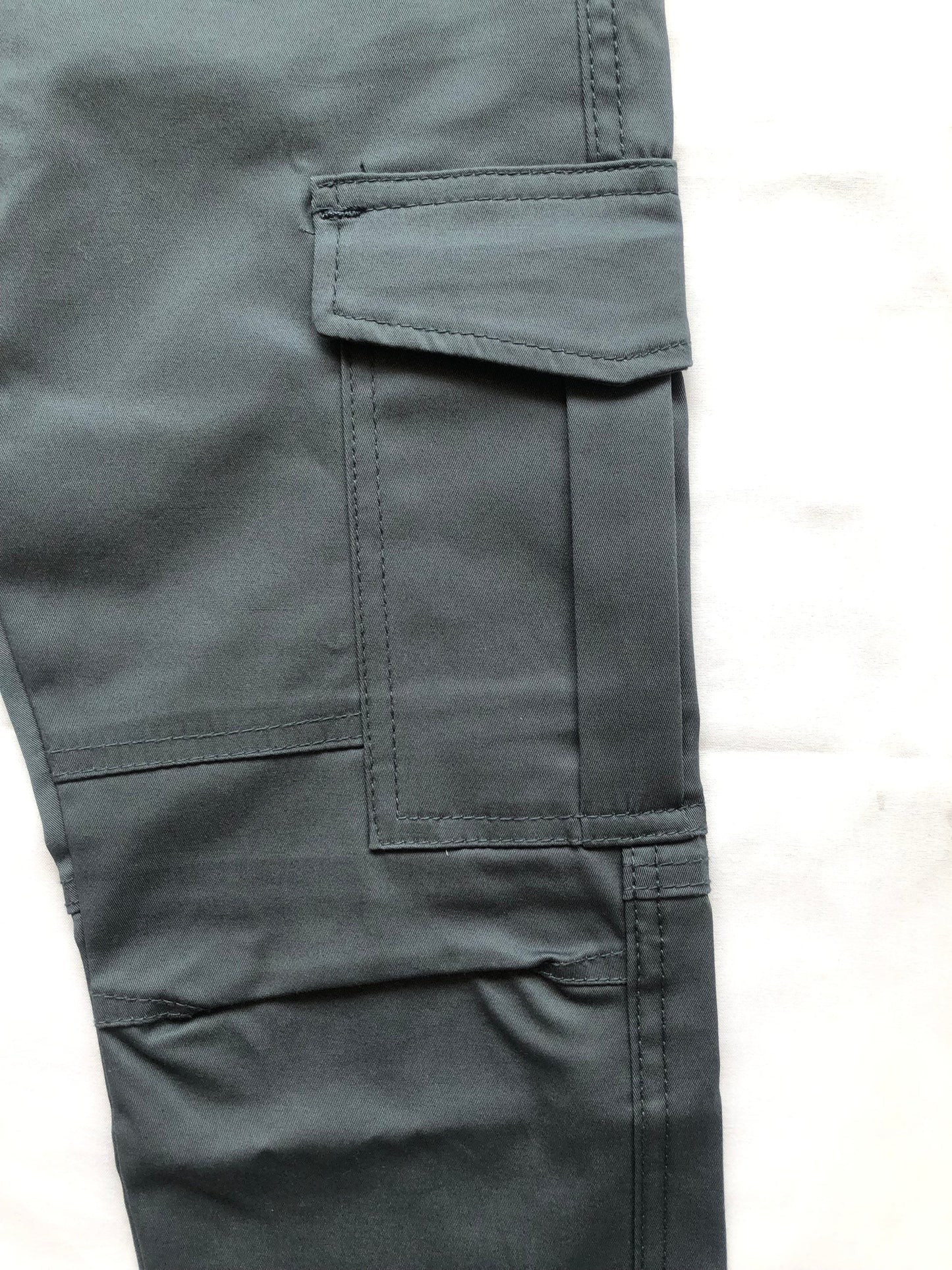 Relaxed Fit Cargo Pants in Attractive Grey Color