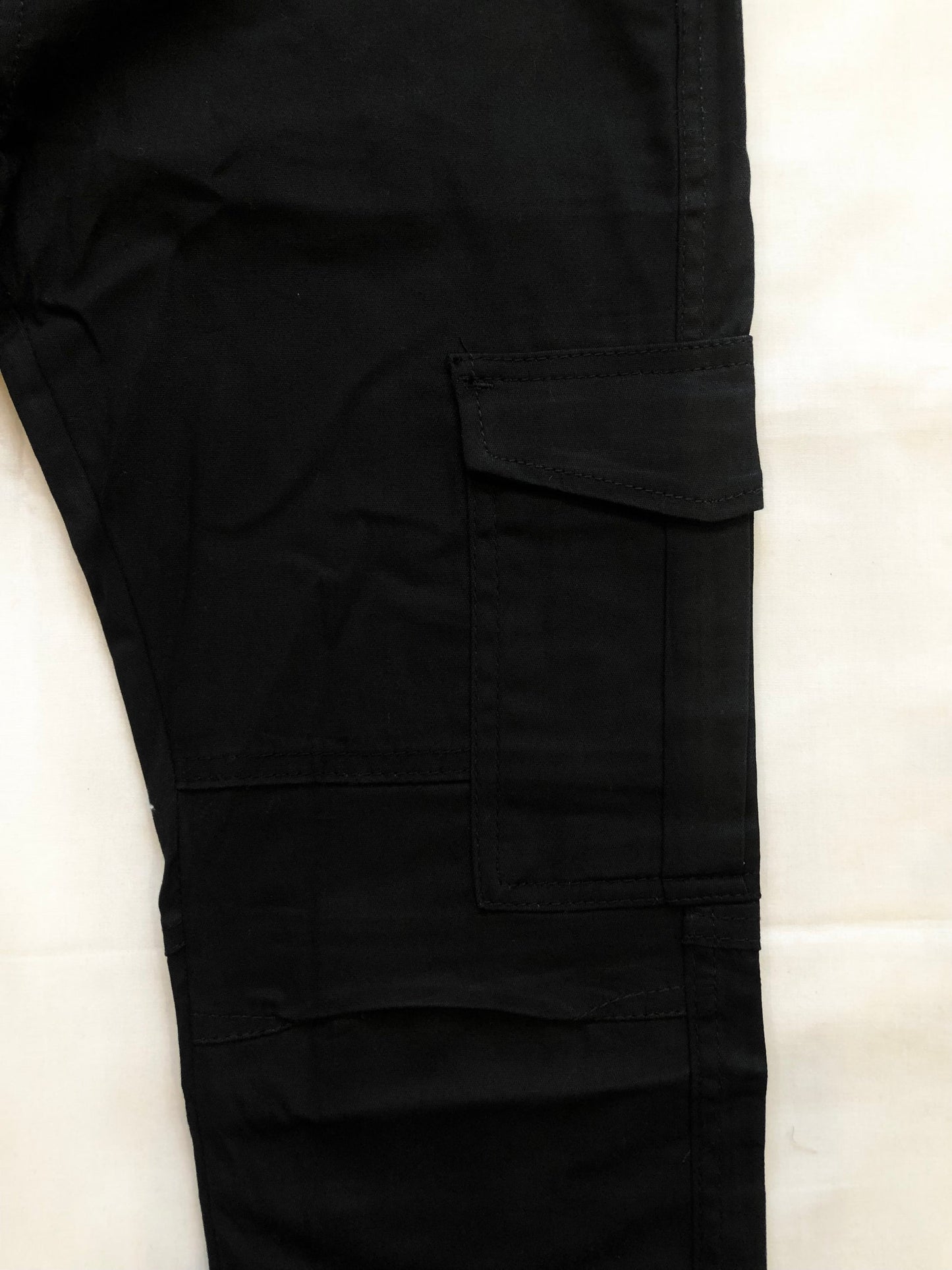 Relaxed Fit Cargo Pants in Attractive Black Color